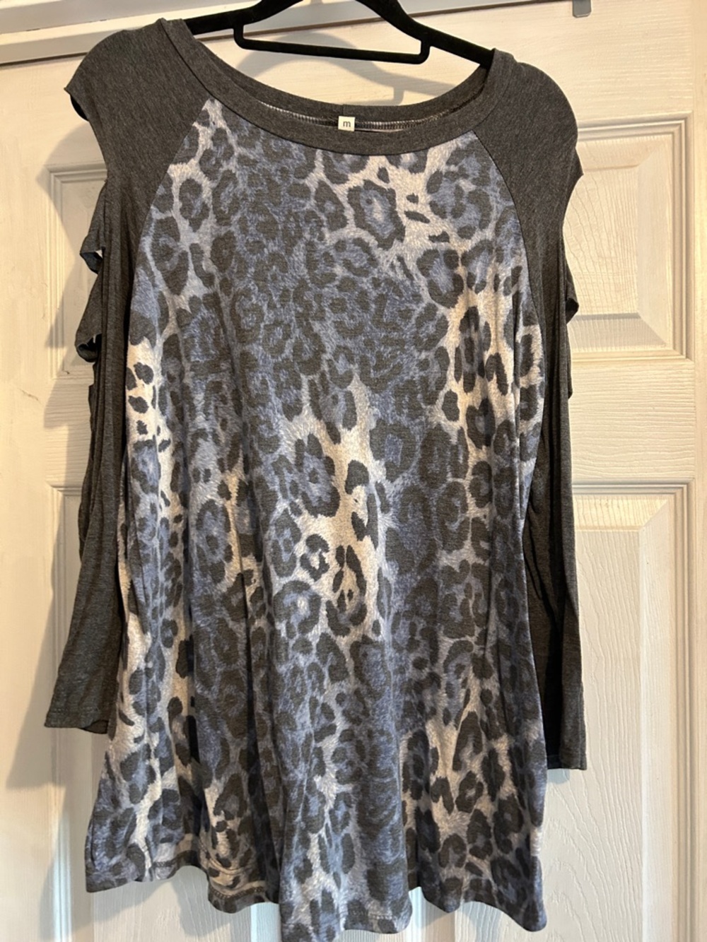 mts Gray Leopard-Print Raglan Tunic